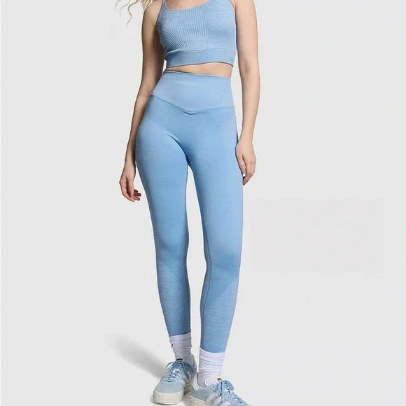 Victoria’s Secret PINK
SEAMLESS CLASSIC LEGGINGS large NEW - Picture 3 of 6